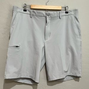 Greg Norman Performance Gray Golf Shorts, Size 38